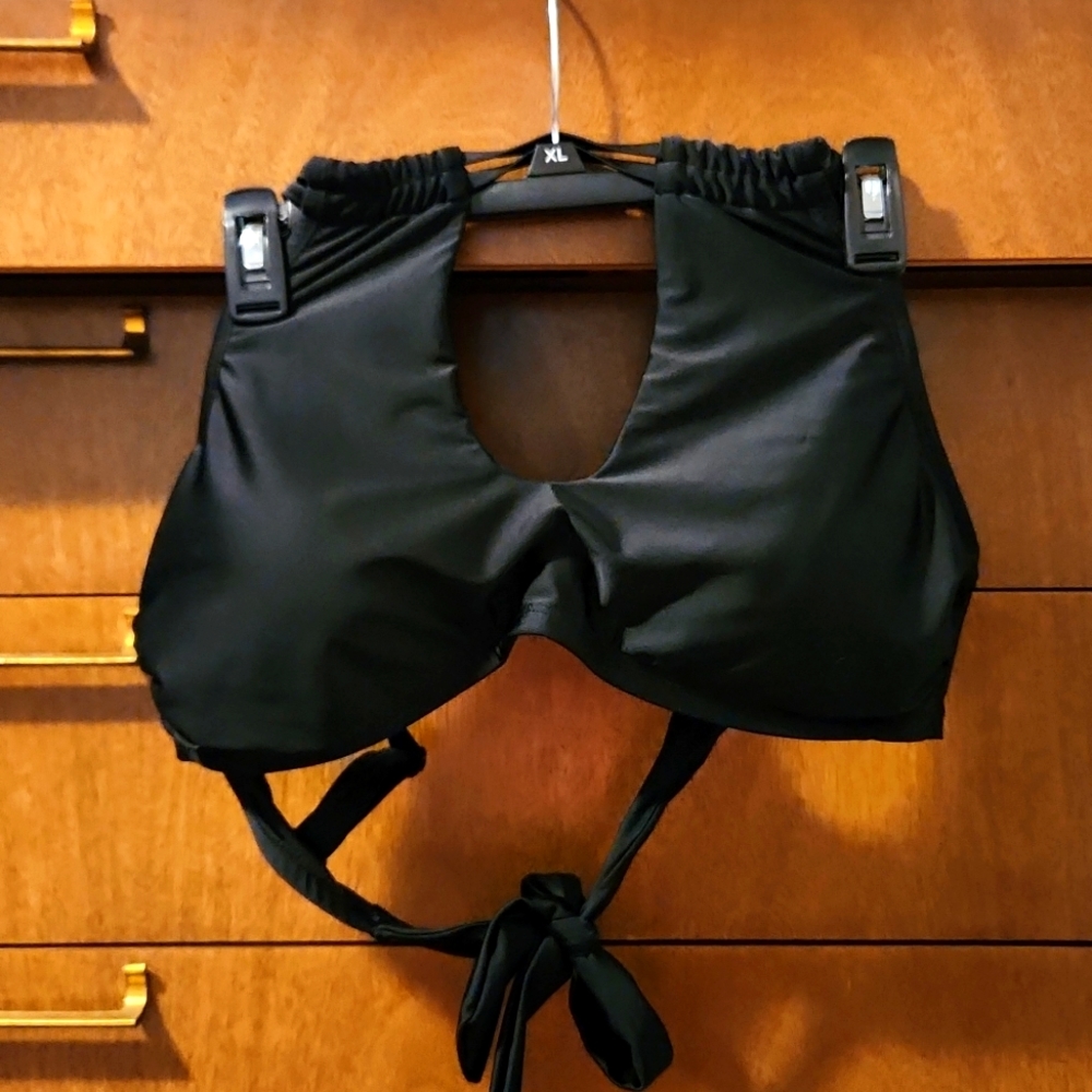Time and Tru 1X Black Padded Swim Suit Top